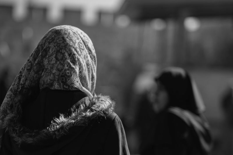 photo de femmes portant un voile