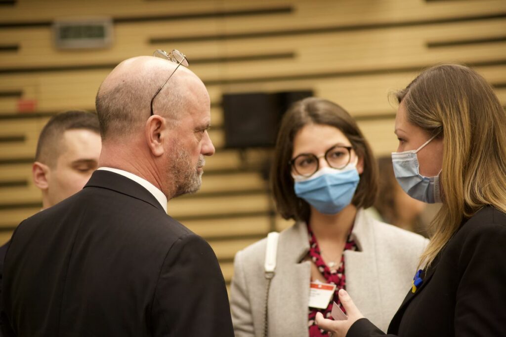 photo de l'événement sur l'Ukraine à l'Assemblée nationale