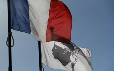 drapeau français et corse